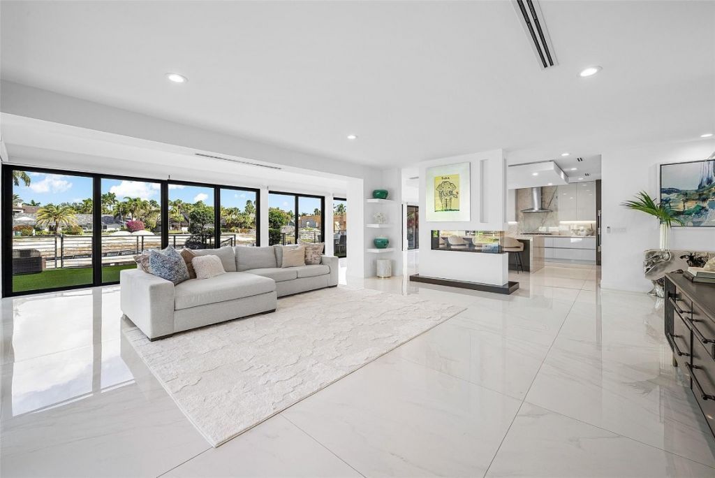 737 NE Boca Bay Colony Dr, Boca Raton, FL 33487 Photo