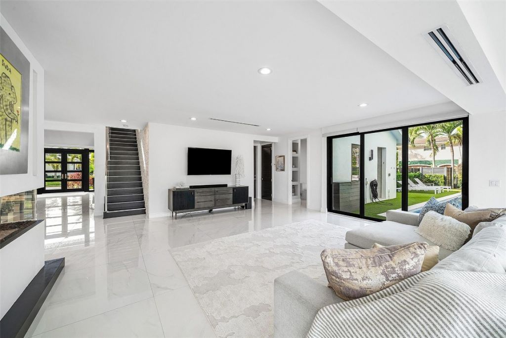 737 NE Boca Bay Colony Dr, Boca Raton, FL 33487 Photo