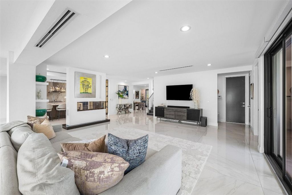 737 NE Boca Bay Colony Dr, Boca Raton, FL 33487 Photo