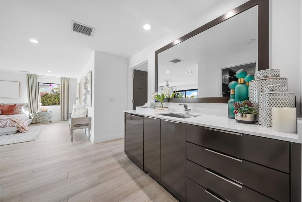 737 NE Boca Bay Colony Dr, Boca Raton, FL 33487 Photo