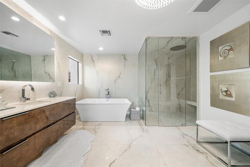 737 NE Boca Bay Colony Dr, Boca Raton, FL 33487 Photo