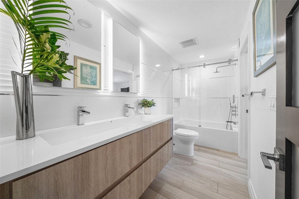 737 NE Boca Bay Colony Dr, Boca Raton, FL 33487 Photo