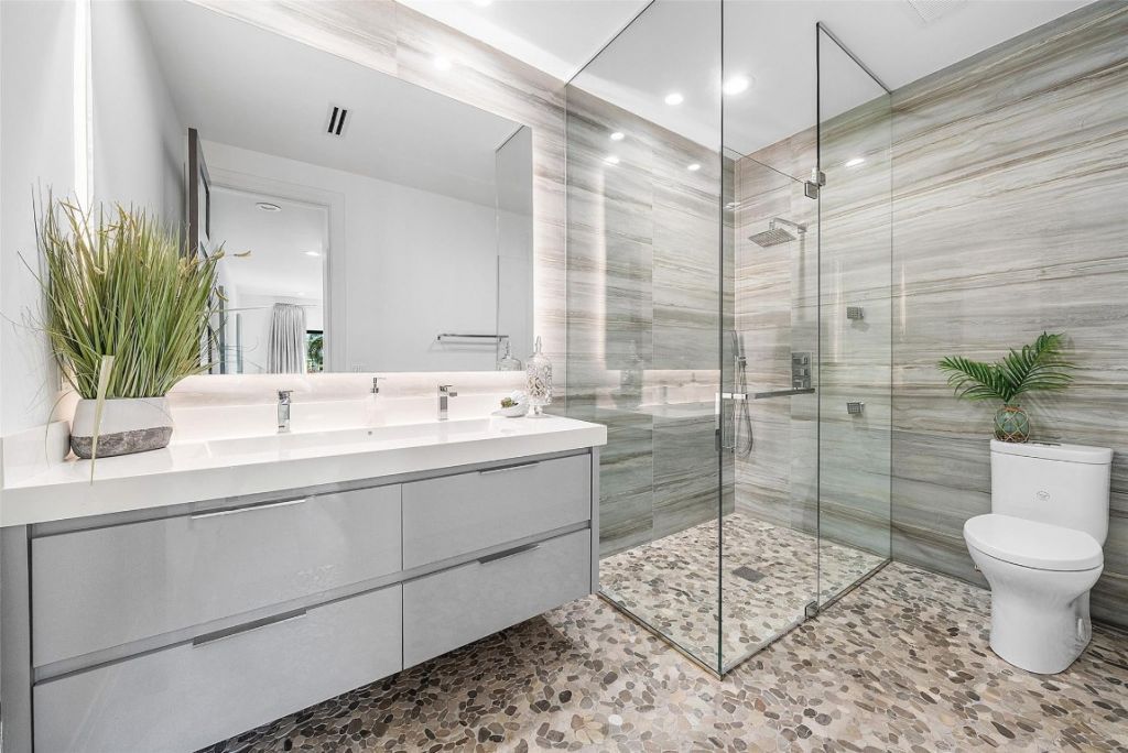 737 NE Boca Bay Colony Dr, Boca Raton, FL 33487 Photo