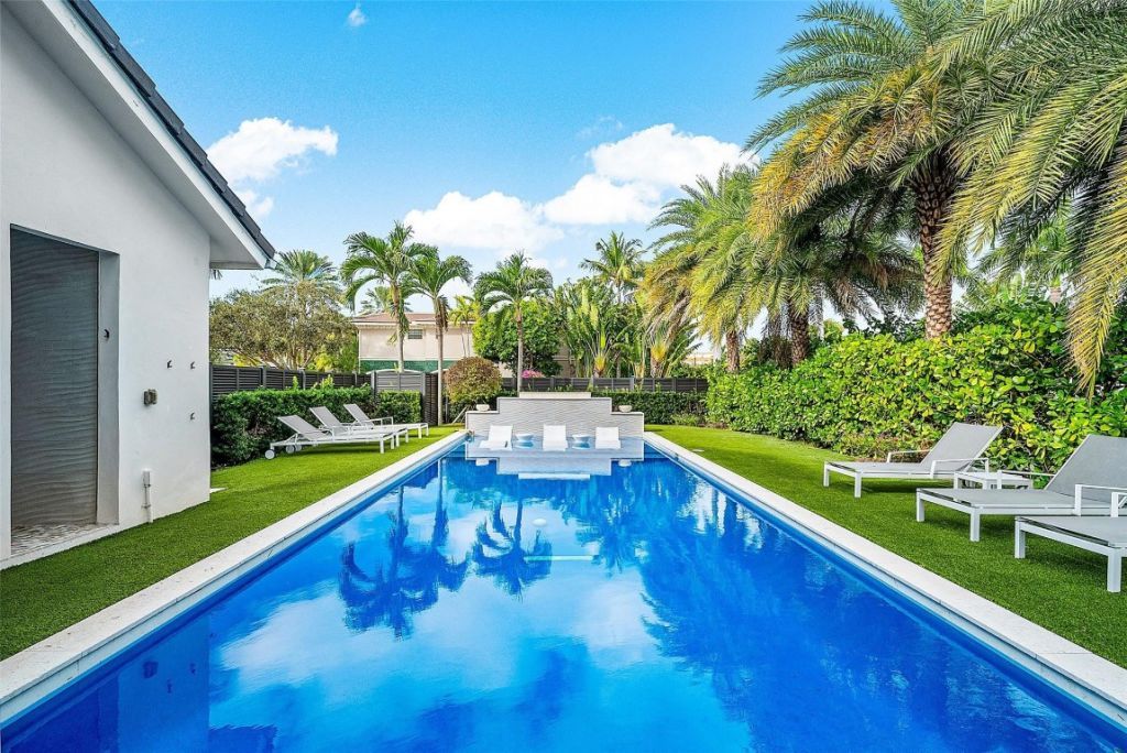 737 NE Boca Bay Colony Dr, Boca Raton, FL 33487 Photo