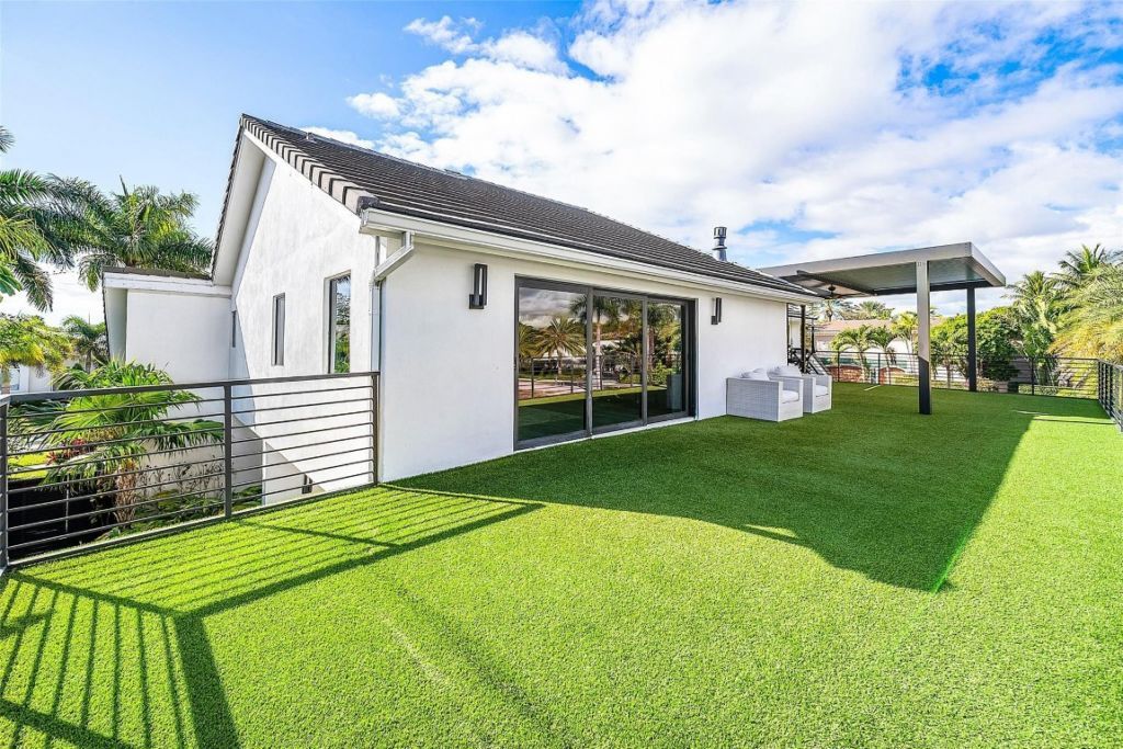 737 NE Boca Bay Colony Dr, Boca Raton, FL 33487 Photo