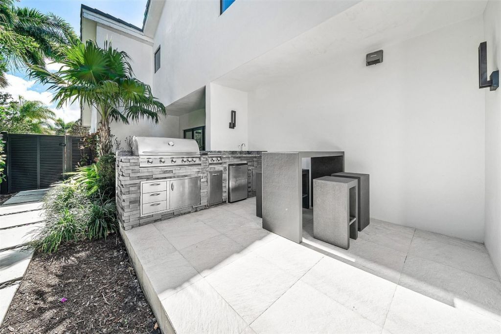 737 NE Boca Bay Colony Dr, Boca Raton, FL 33487 Photo