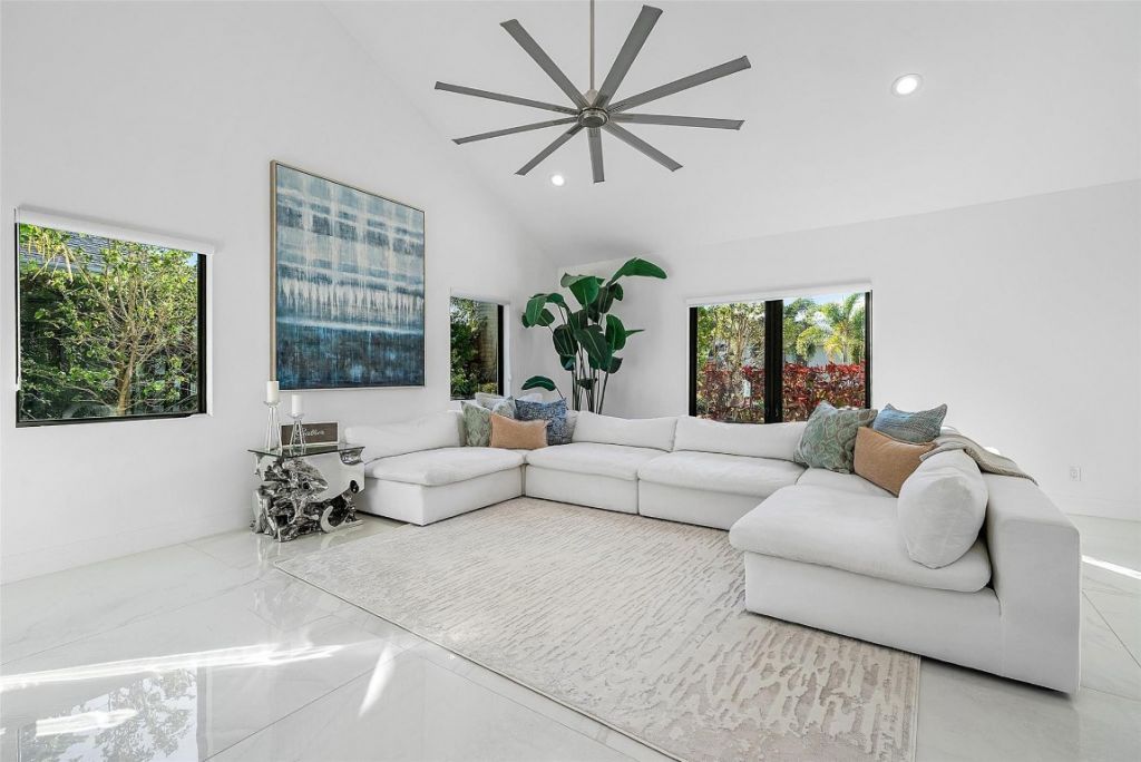 737 NE Boca Bay Colony Dr, Boca Raton, FL 33487 Photo