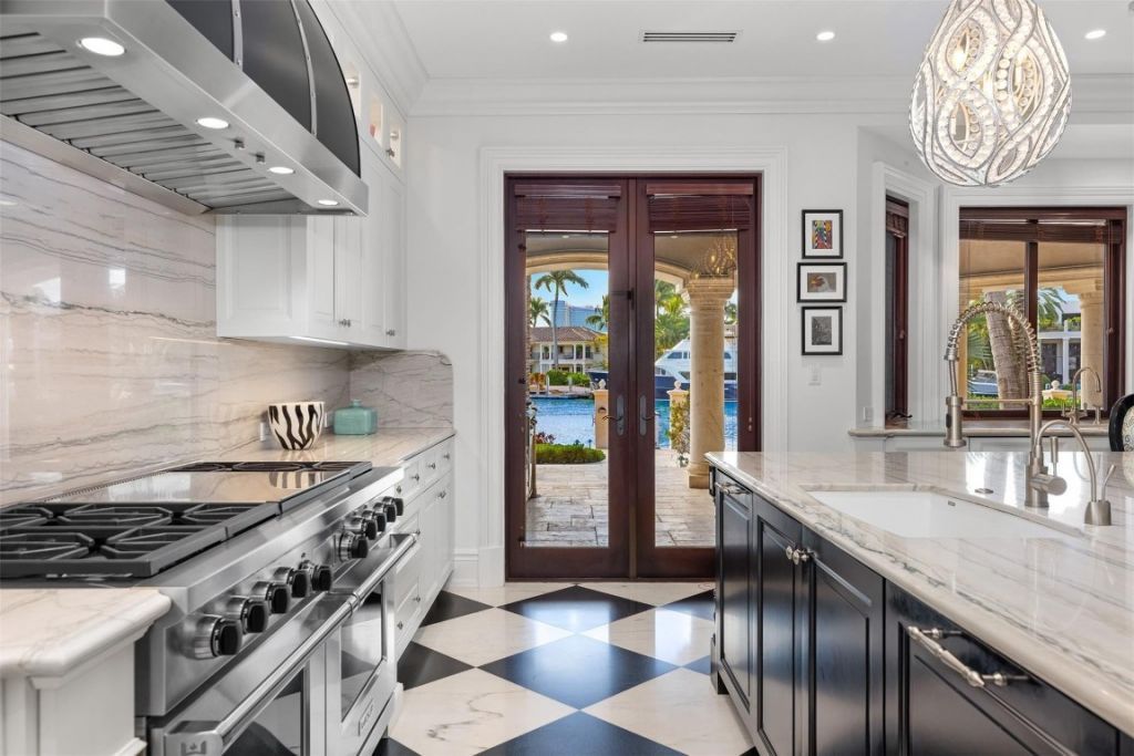 2430 Del Lago Drive, Fort Lauderdale, FL 33316 Photo