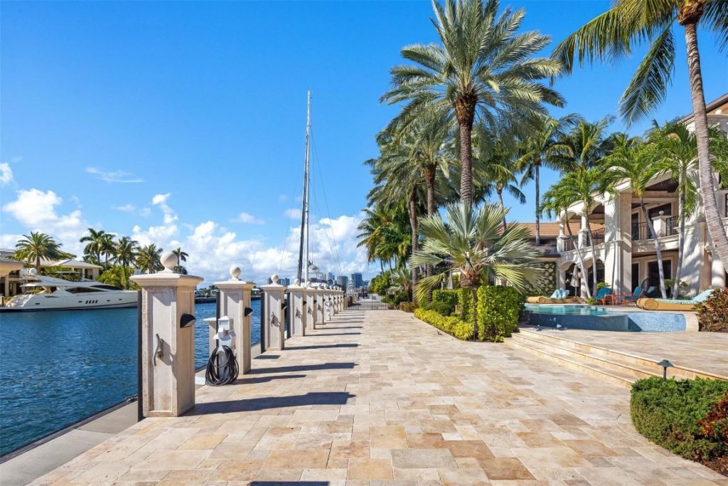 2430 Del Lago Drive, Fort Lauderdale, FL 33316 Photo