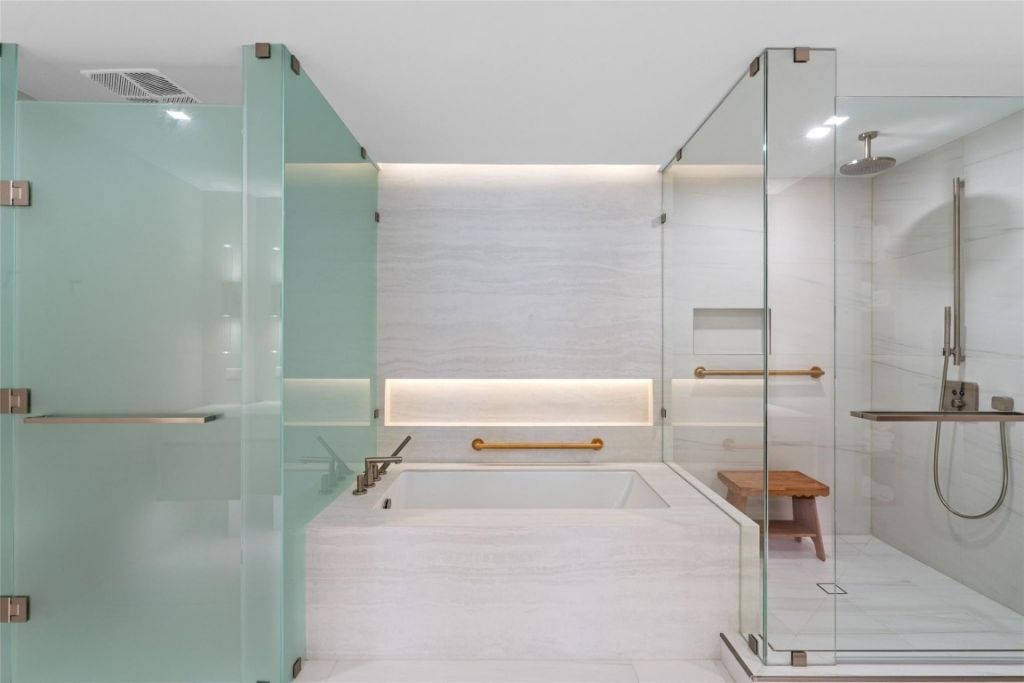 900 N Ocean Boulevard, Unit 204, Pompano Beach, FL 33062 Photo