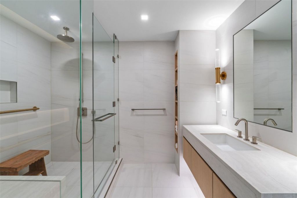 900 N Ocean Boulevard, Unit 204, Pompano Beach, FL 33062 Photo