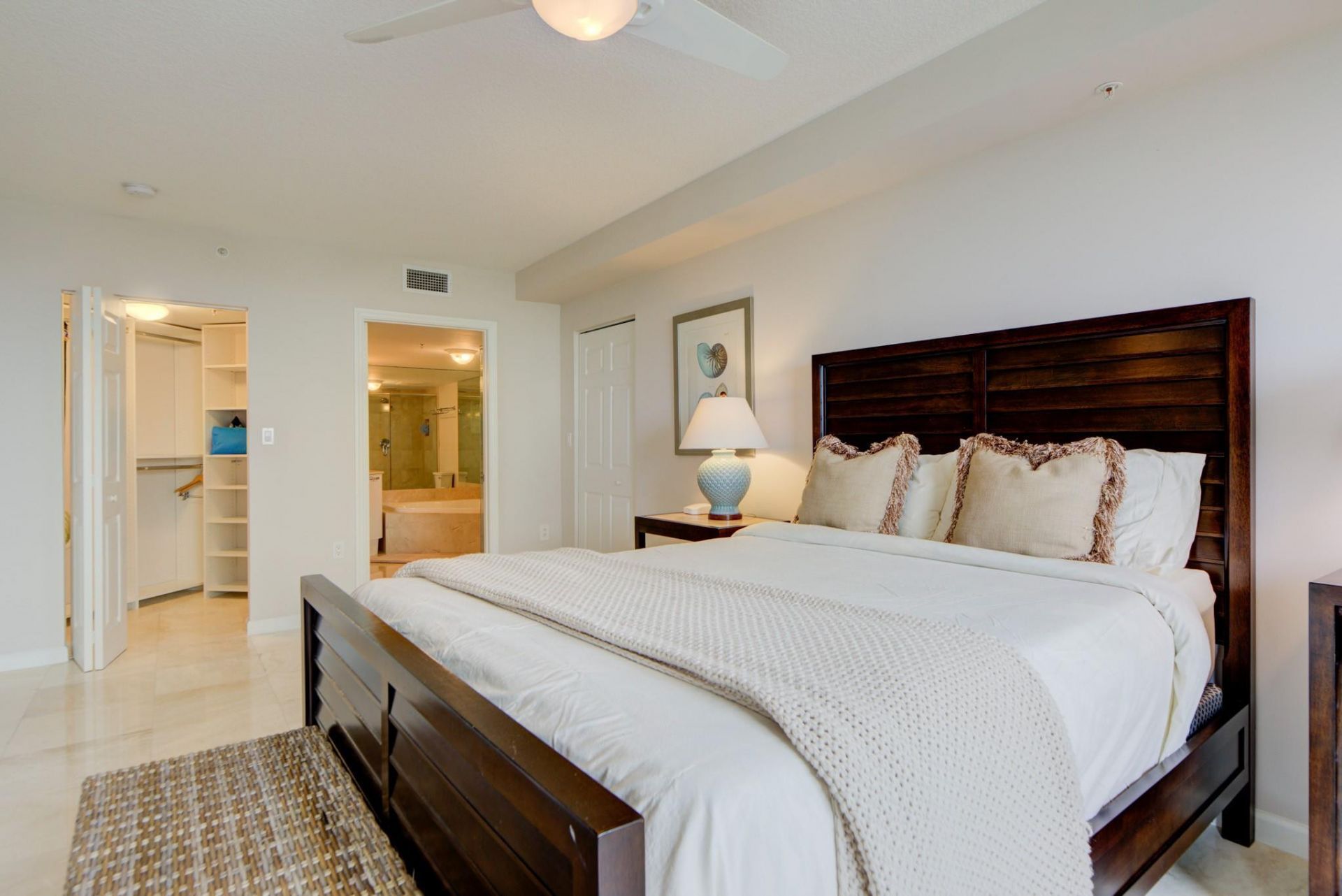 2001 N Ocean Boulevard, Unit 401, Fort Lauderdale, FL 33305 Photo