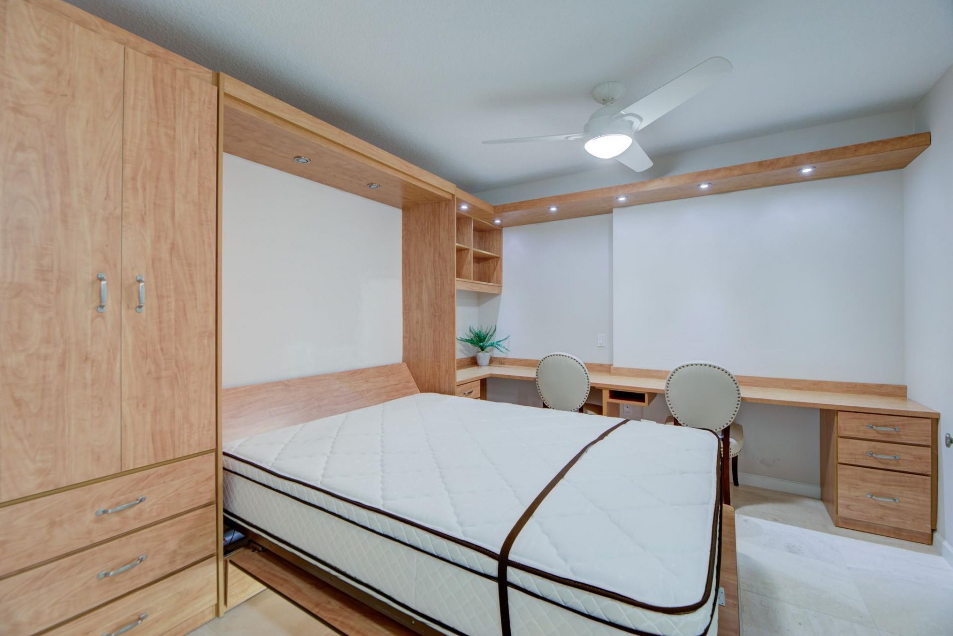 2001 N Ocean Boulevard, Unit 401, Fort Lauderdale, FL 33305 Photo