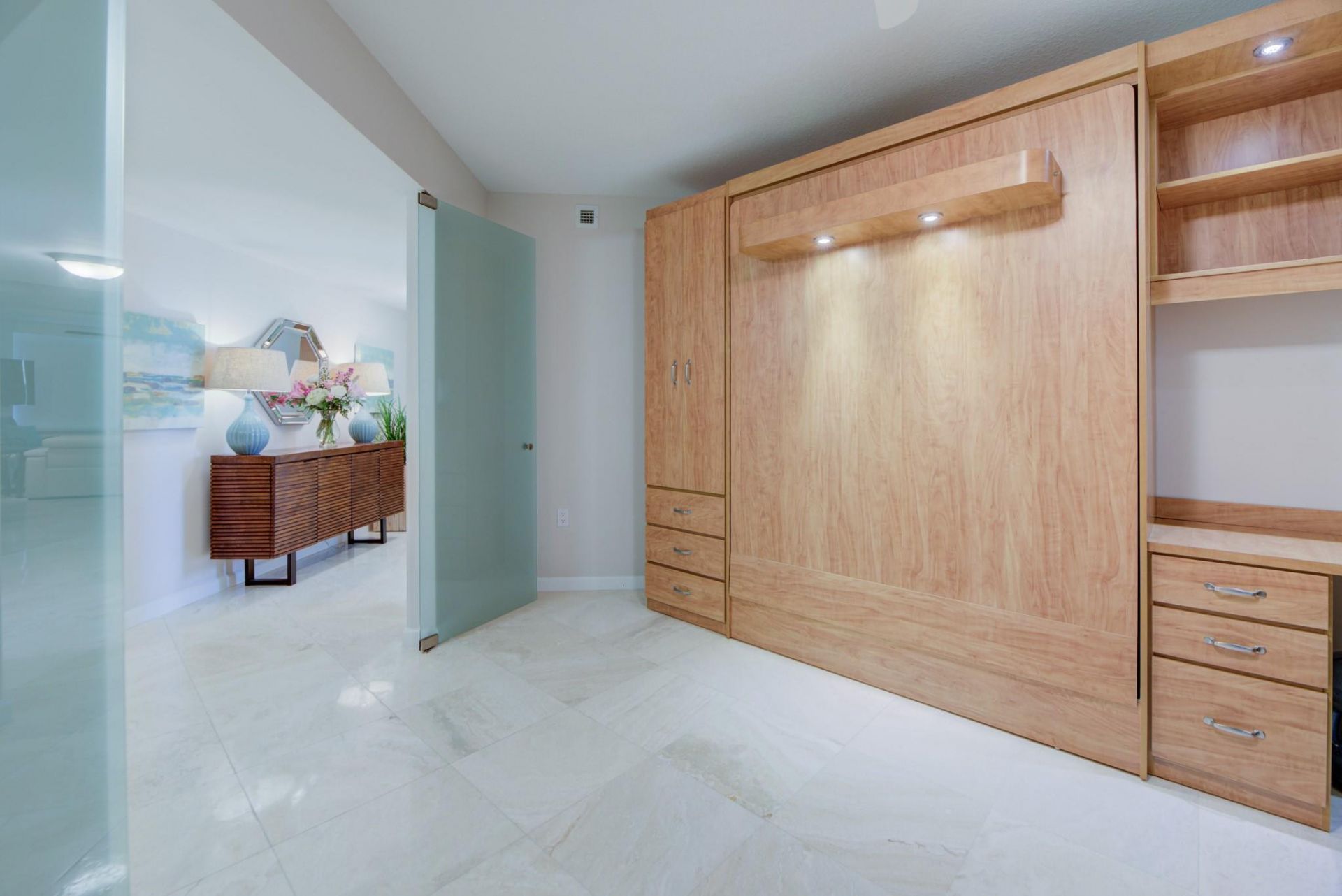 2001 N Ocean Boulevard, Unit 401, Fort Lauderdale, FL 33305 Photo