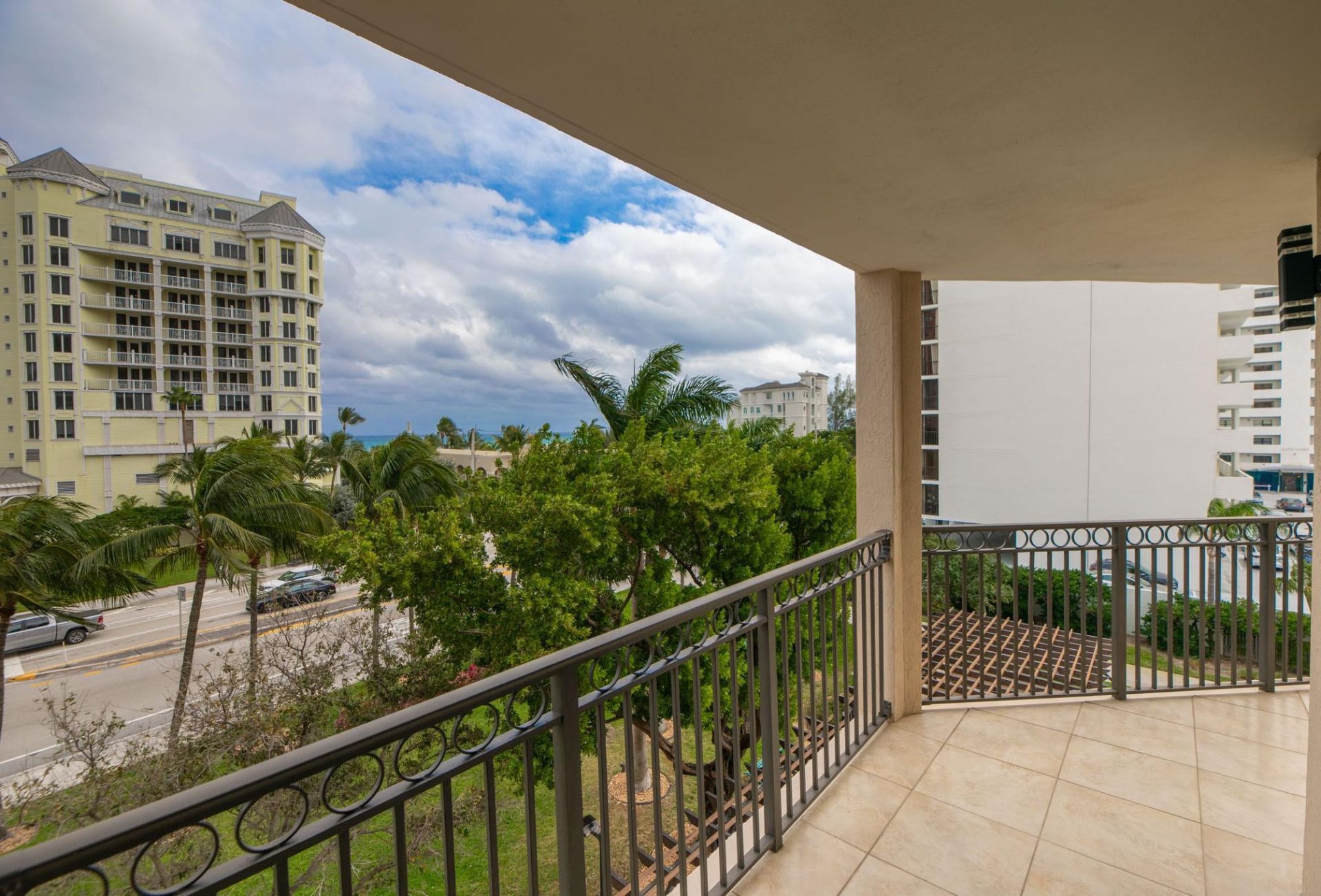 2001 N Ocean Boulevard, Unit 401, Fort Lauderdale, FL 33305 Photo