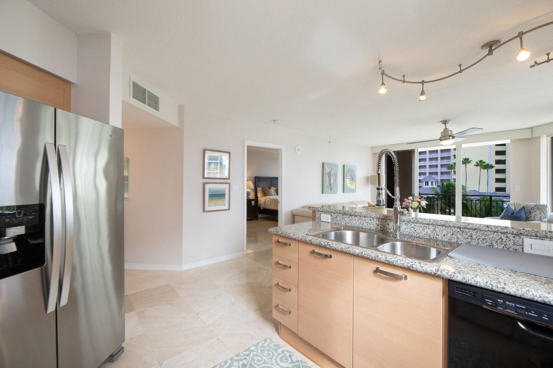 2001 N Ocean Boulevard, Unit 401, Fort Lauderdale, FL 33305 Photo