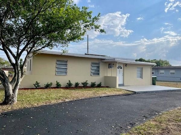 1000 NW 11th Ct, Fort Lauderdale, FL 33311