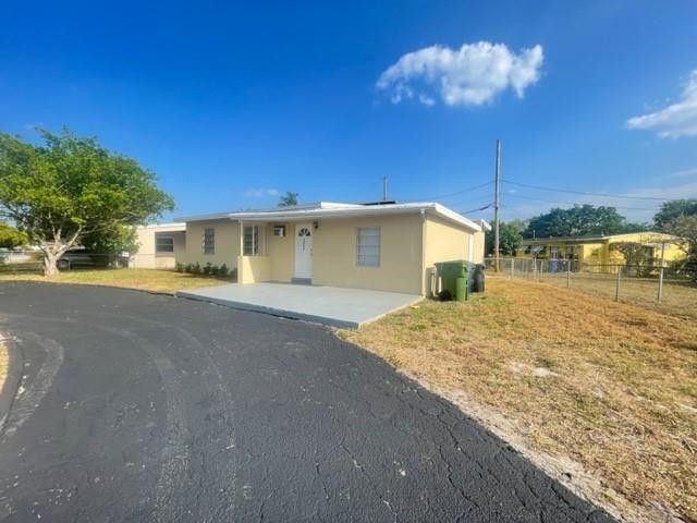 1000 NW 11th Court, Fort Lauderdale, FL 33311 Photo