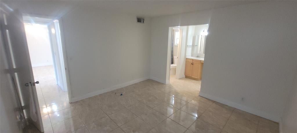 9421 SW Evergreen Place, Unit 102, Davie, FL 33324 Photo