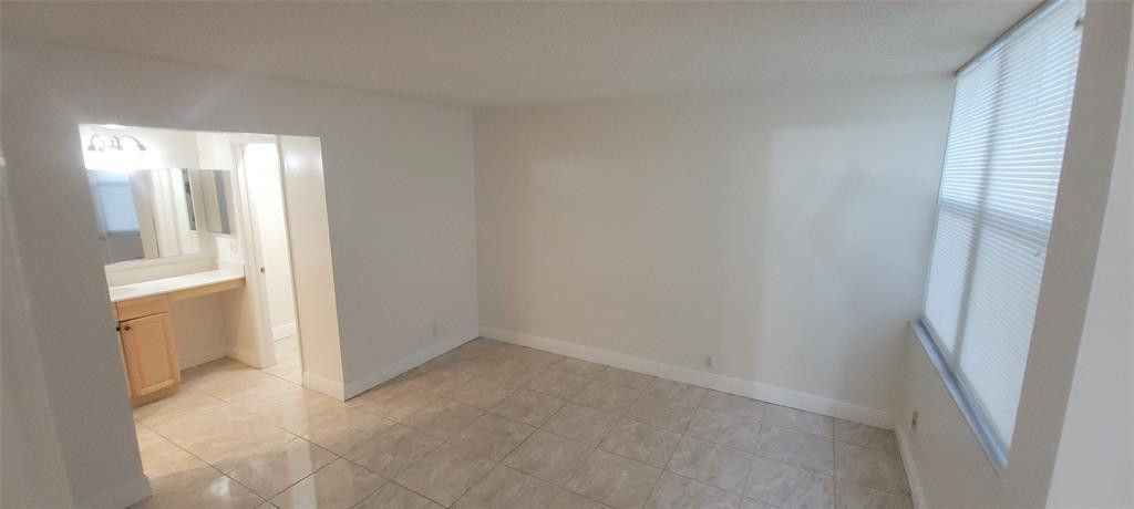 9421 SW Evergreen Place, Unit 102, Davie, FL 33324 Photo