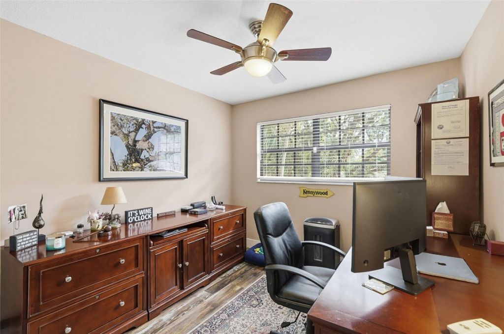 261 NE 16th Place, Unit 305, Fort Lauderdale, FL 33305 Photo