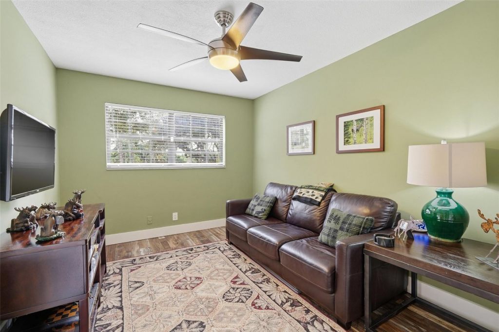 261 NE 16th Place, Unit 305, Fort Lauderdale, FL 33305 Photo