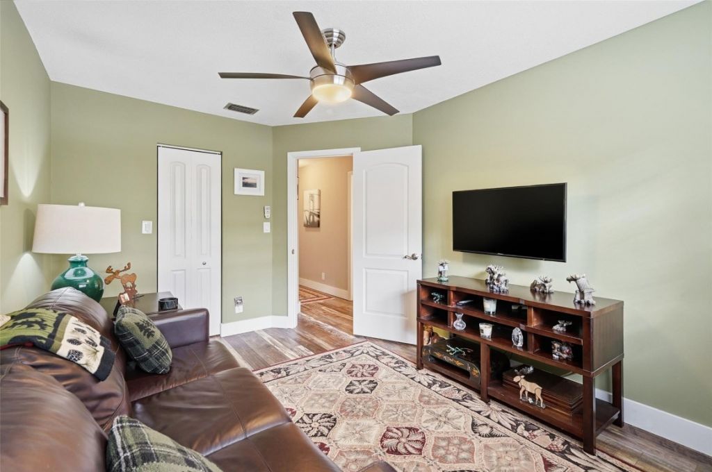 261 NE 16th Place, Unit 305, Fort Lauderdale, FL 33305 Photo