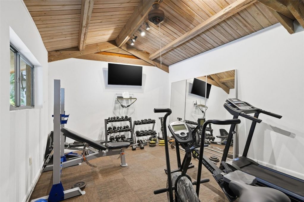 261 NE 16th Place, Unit 305, Fort Lauderdale, FL 33305 Photo