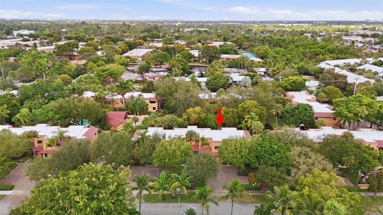 261 NE 16th Place, Unit 305, Fort Lauderdale, FL 33305 Photo