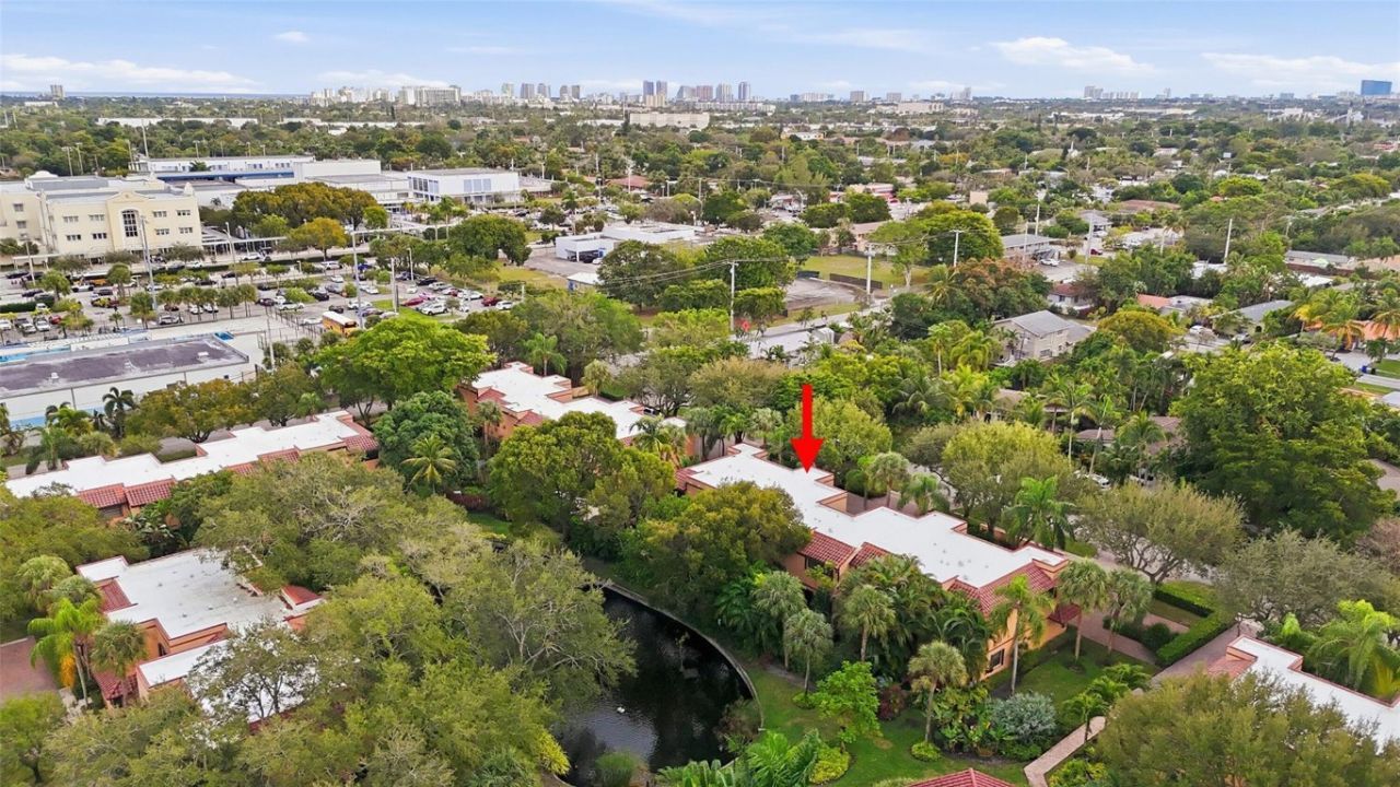 261 NE 16th Place, Unit 305, Fort Lauderdale, FL 33305 Photo