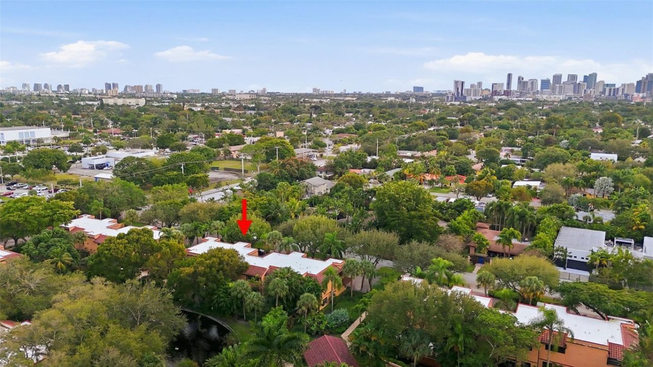 261 NE 16th Place, Unit 305, Fort Lauderdale, FL 33305 Photo