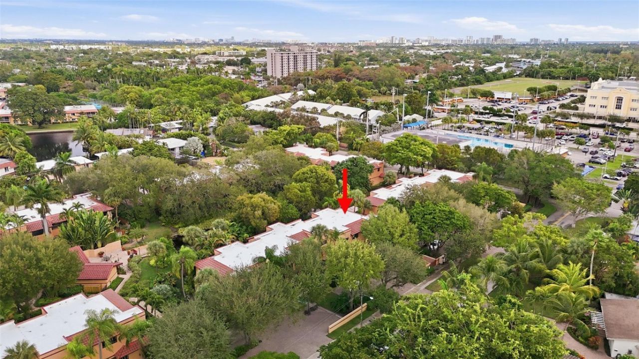 261 NE 16th Place, Unit 305, Fort Lauderdale, FL 33305 Photo