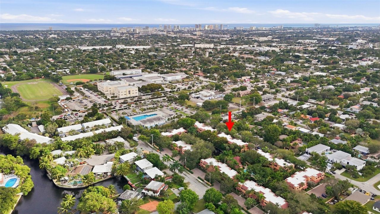 261 NE 16th Place, Unit 305, Fort Lauderdale, FL 33305 Photo