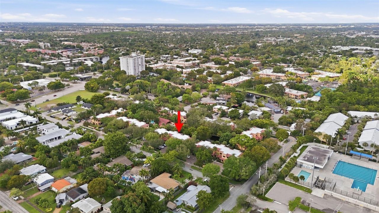 261 NE 16th Place, Unit 305, Fort Lauderdale, FL 33305 Photo