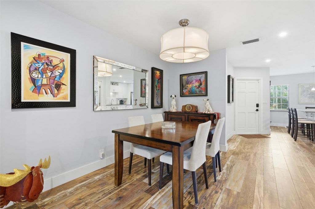 261 NE 16th Place, Unit 305, Fort Lauderdale, FL 33305 Photo