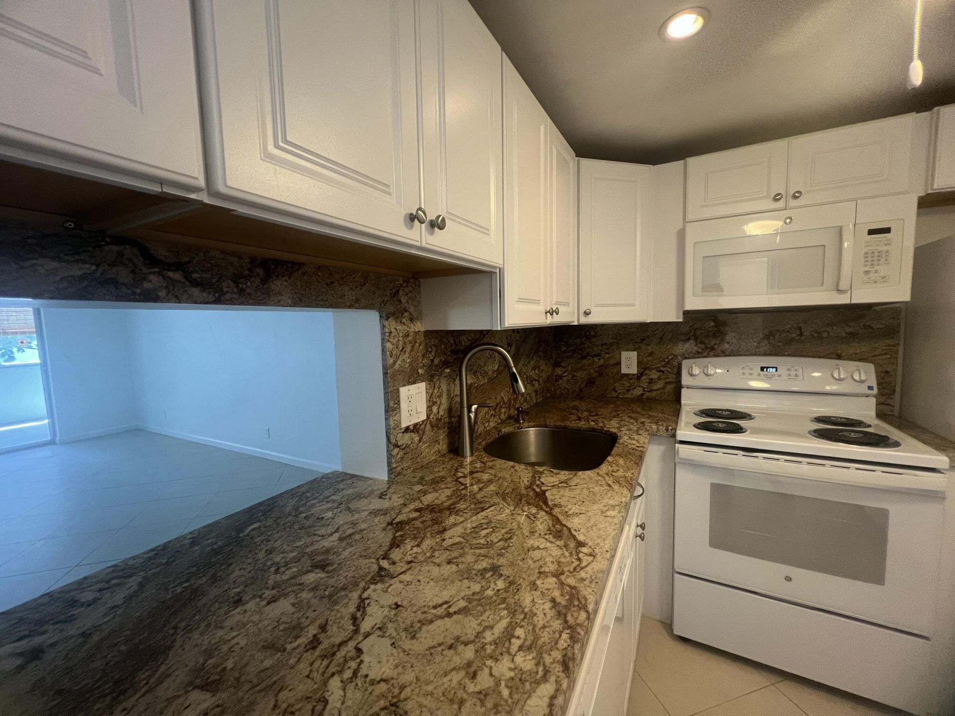 2615 NE 3rd Court, Unit 213, Boynton Beach, FL 33435 Photo