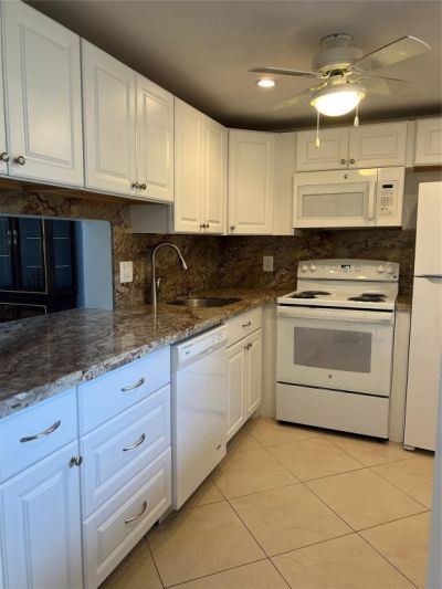 2615 NE 3rd Court, Unit 213, Boynton Beach, FL 33435 Photo