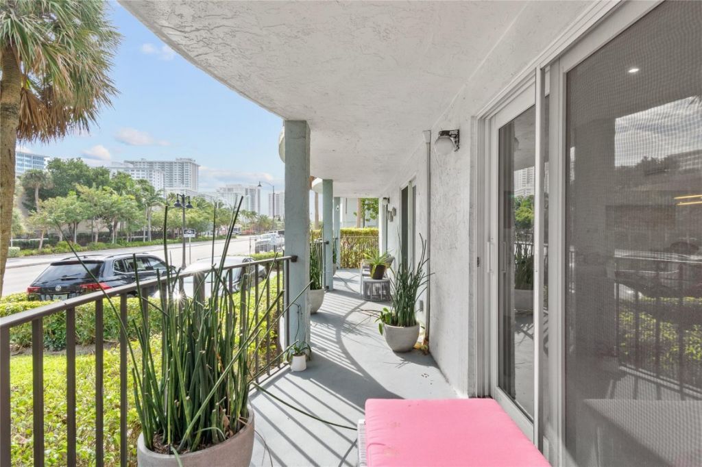 3909 N Ocean Boulevard, Unit 107, Fort Lauderdale, FL 33308 Photo