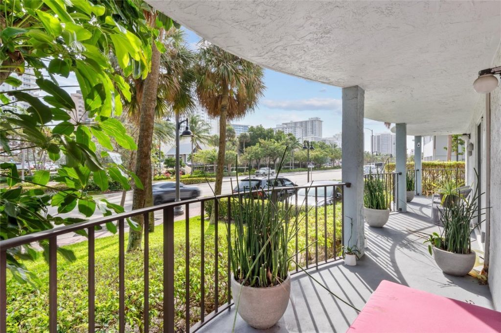 3909 N Ocean Boulevard, Unit 107, Fort Lauderdale, FL 33308 Photo