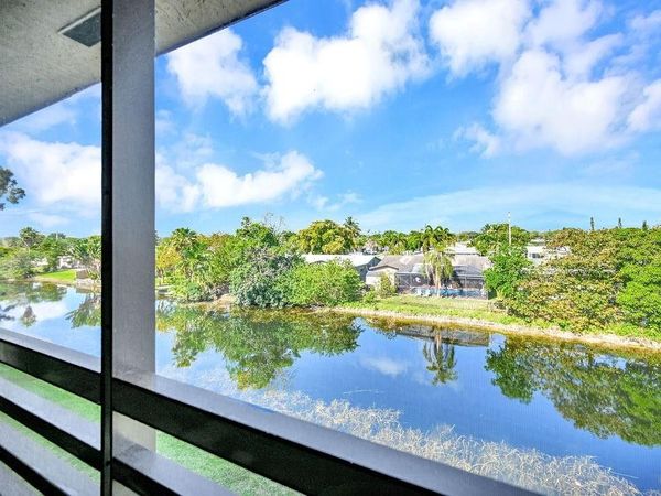 10442 Sunrise Lakes Blvd, Unit 312, Sunrise, FL 33322