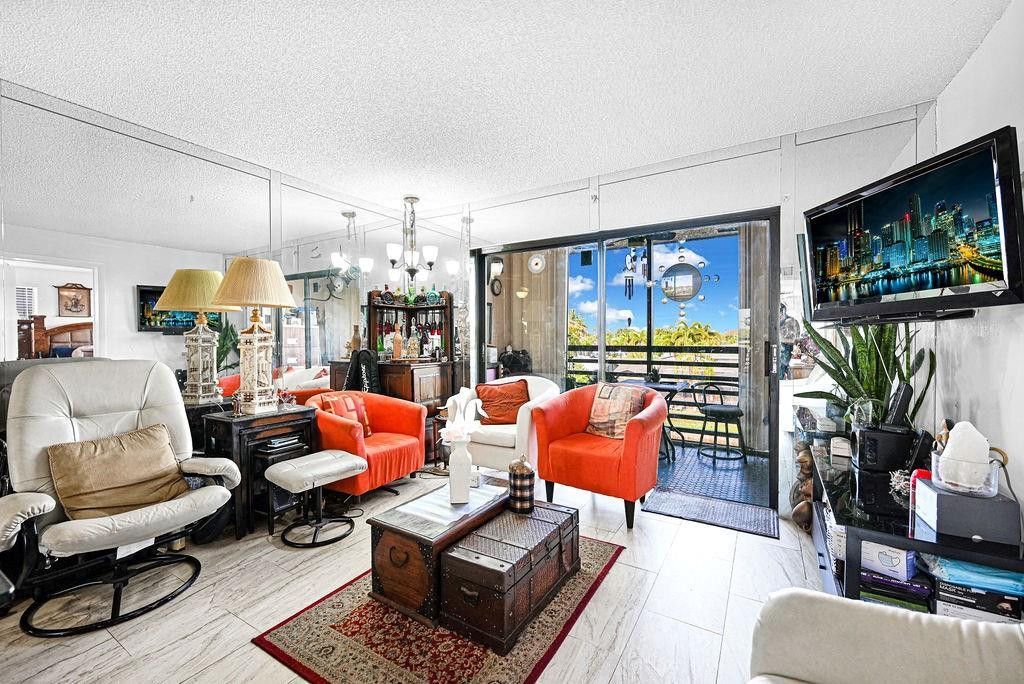 10442 Sunrise Lakes Boulevard, Unit 312, Sunrise, FL 33322 Photo