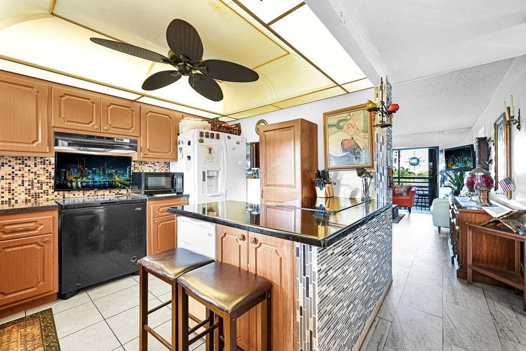 10442 Sunrise Lakes Boulevard, Unit 312, Sunrise, FL 33322 Photo