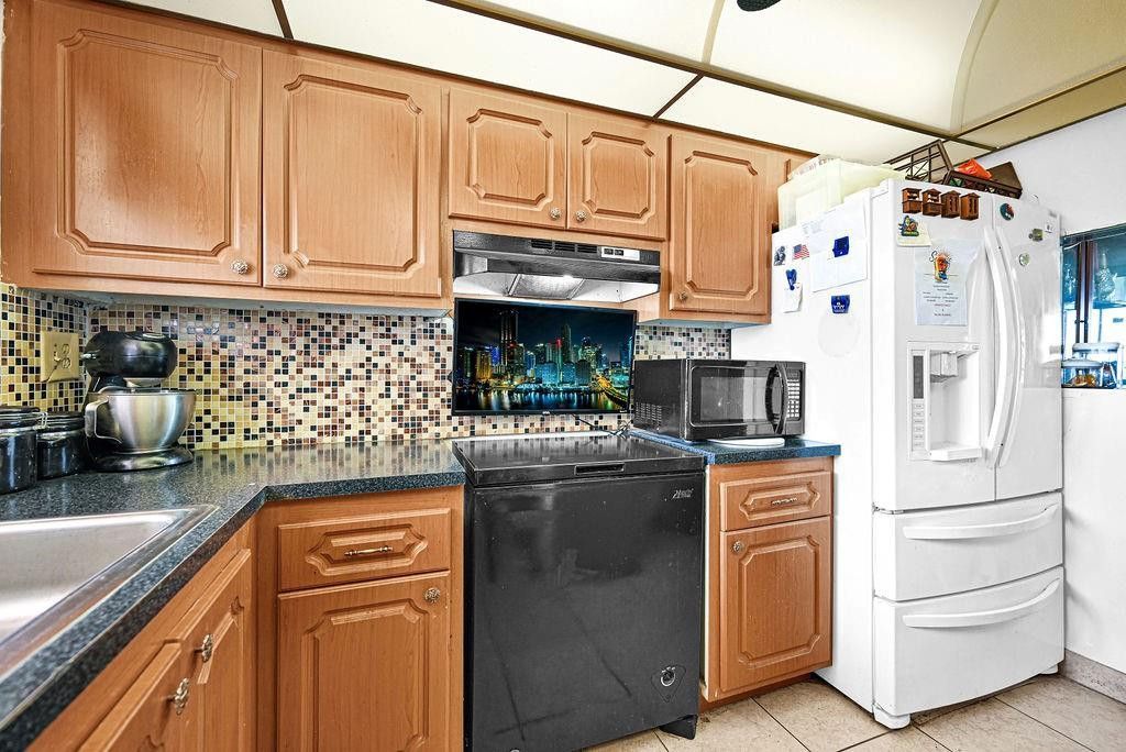 10442 Sunrise Lakes Boulevard, Unit 312, Sunrise, FL 33322 Photo