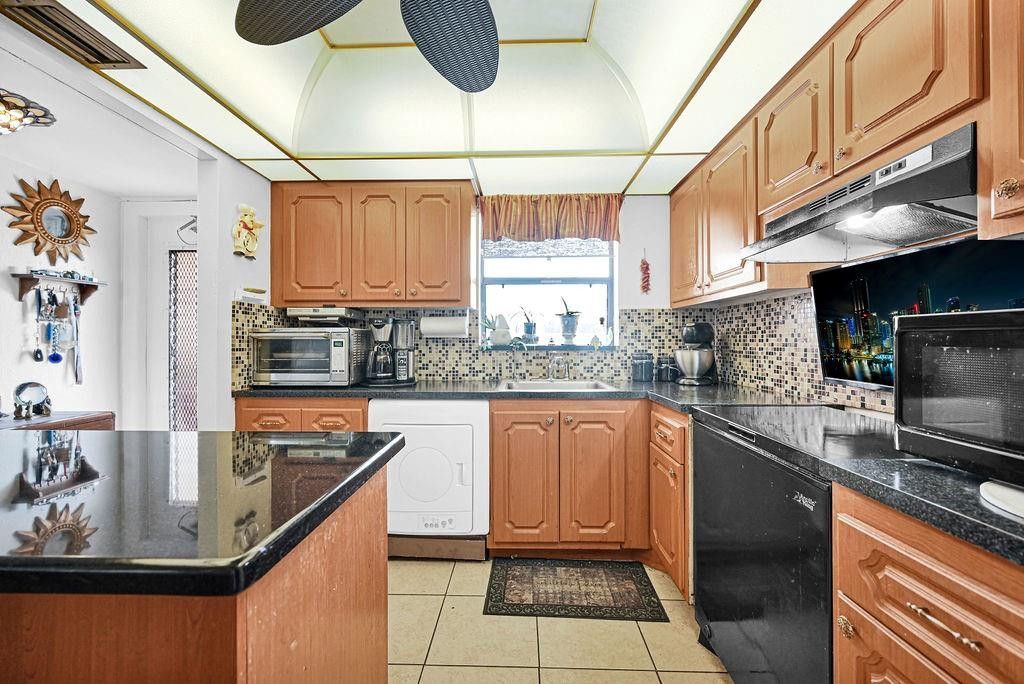 10442 Sunrise Lakes Boulevard, Unit 312, Sunrise, FL 33322 Photo