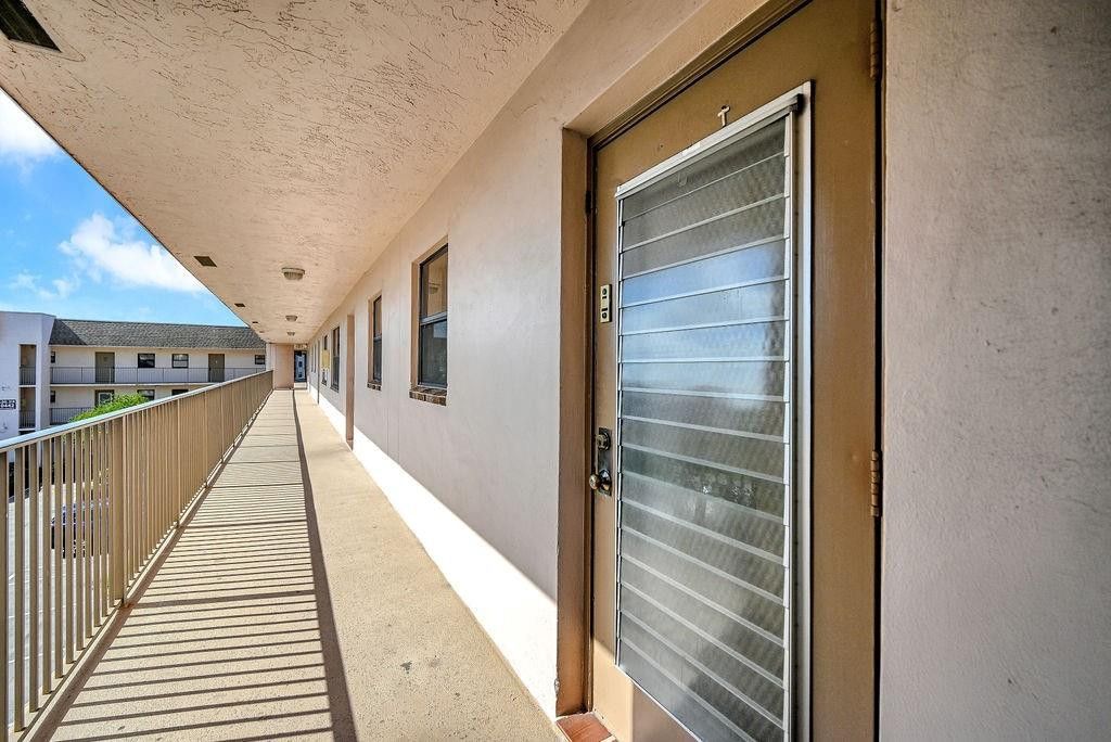 10442 Sunrise Lakes Boulevard, Unit 312, Sunrise, FL 33322 Photo