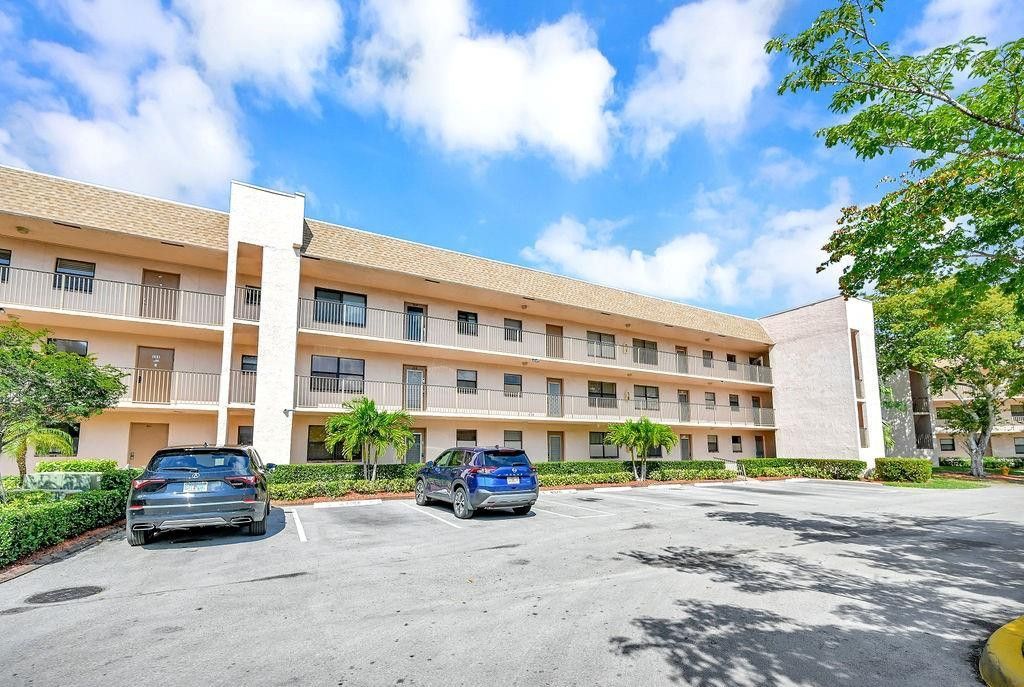 10442 Sunrise Lakes Boulevard, Unit 312, Sunrise, FL 33322 Photo