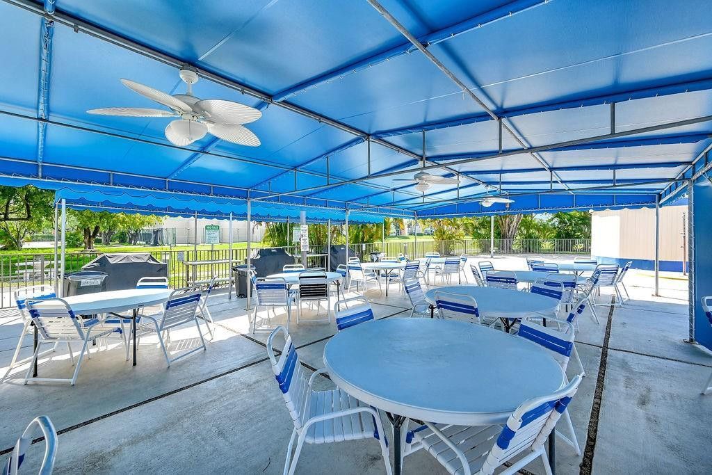 10442 Sunrise Lakes Boulevard, Unit 312, Sunrise, FL 33322 Photo