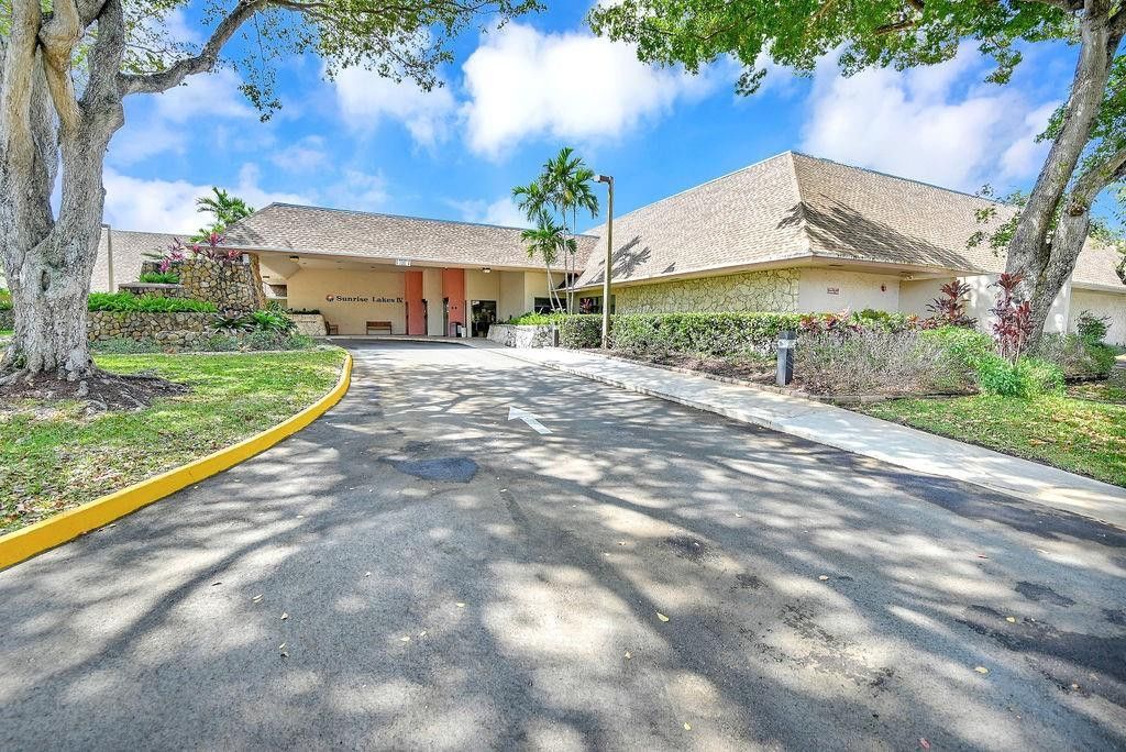 10442 Sunrise Lakes Boulevard, Unit 312, Sunrise, FL 33322 Photo