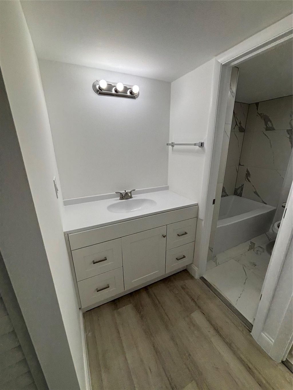 20301 W Country Club Drive, Unit 1127, Aventura, FL 33180 Photo