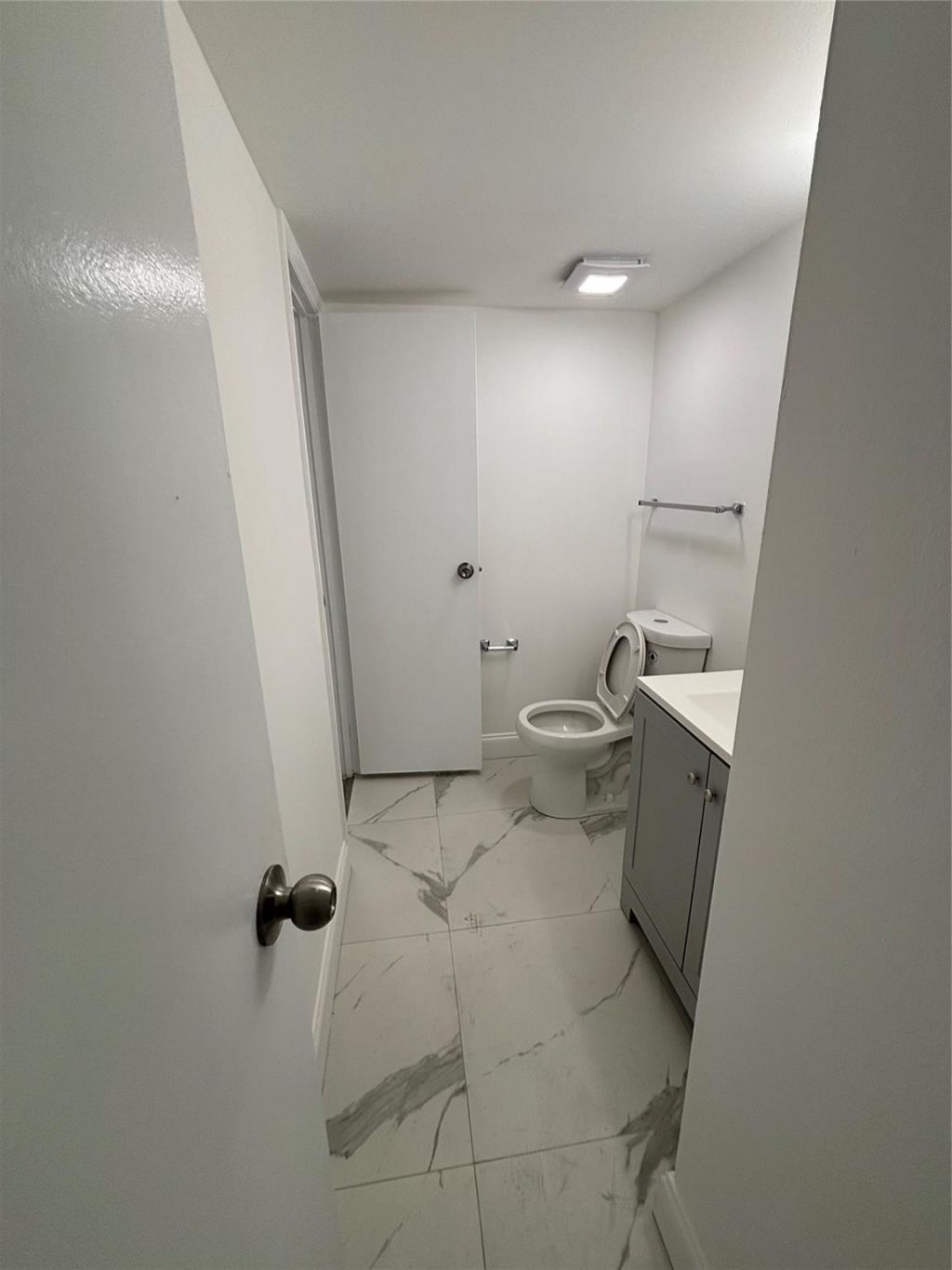 20301 W Country Club Drive, Unit 1127, Aventura, FL 33180 Photo